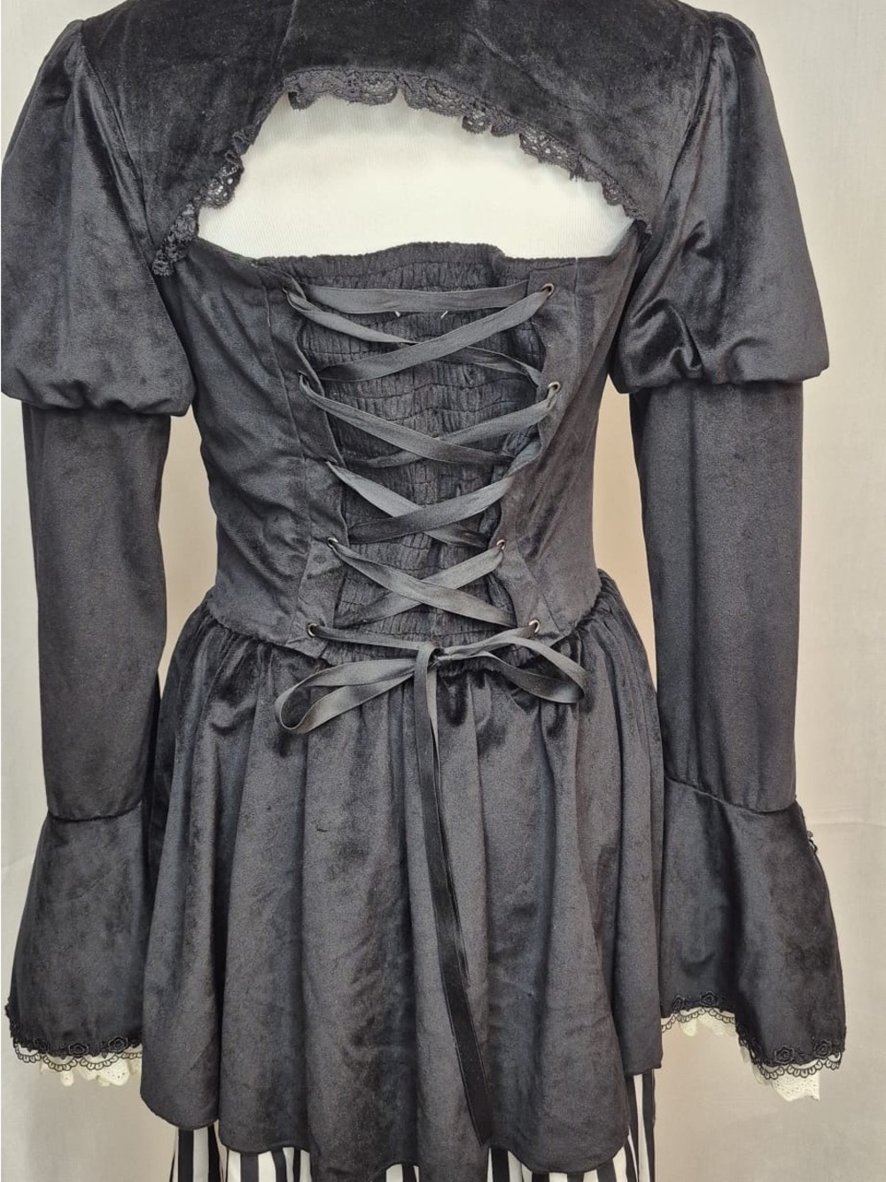 2056 - Gothic Lace Trim Black Velvet Dress with Bow - Picture 5 of 5